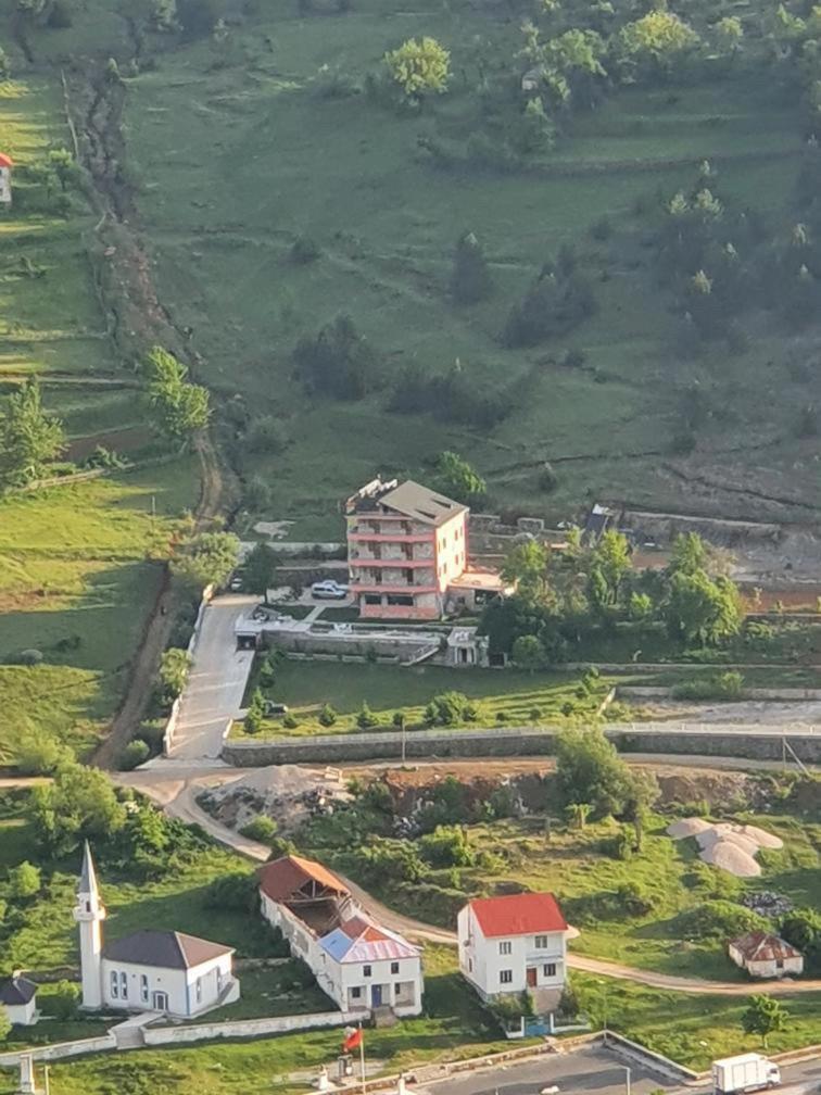 Lura Hotel Fushe-Lure Exterior photo