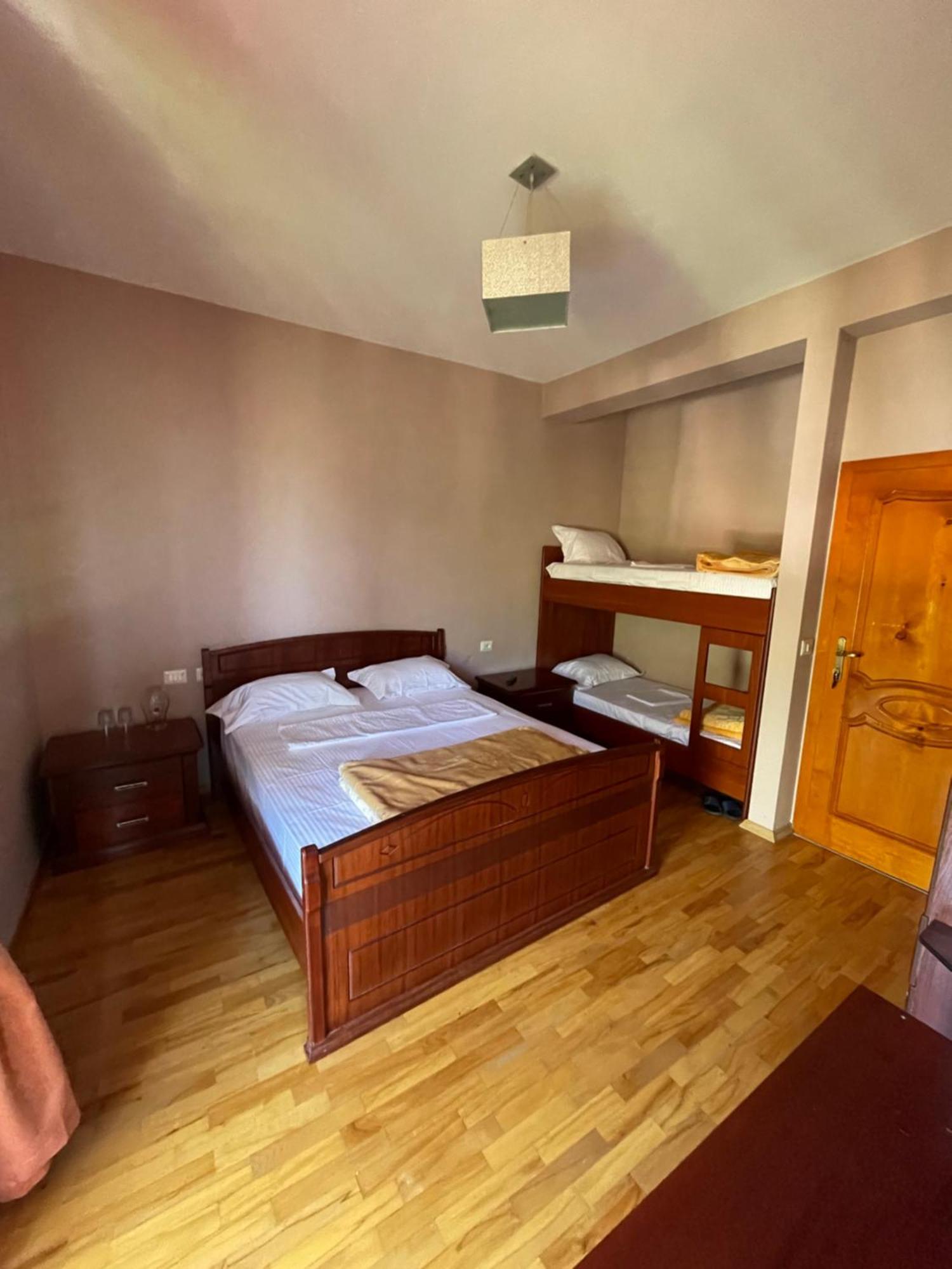 Lura Hotel Fushe-Lure Exterior photo