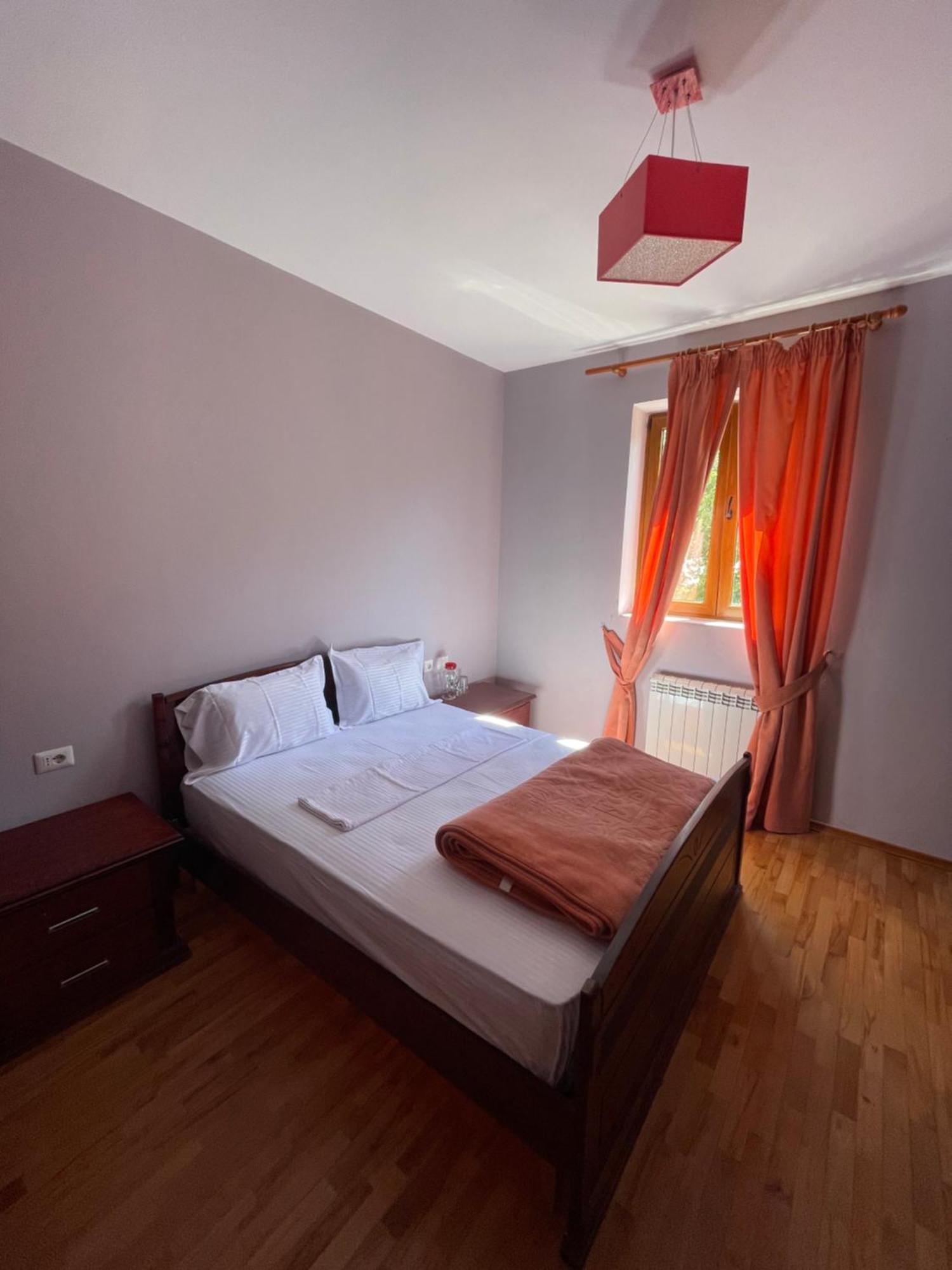 Lura Hotel Fushe-Lure Exterior photo