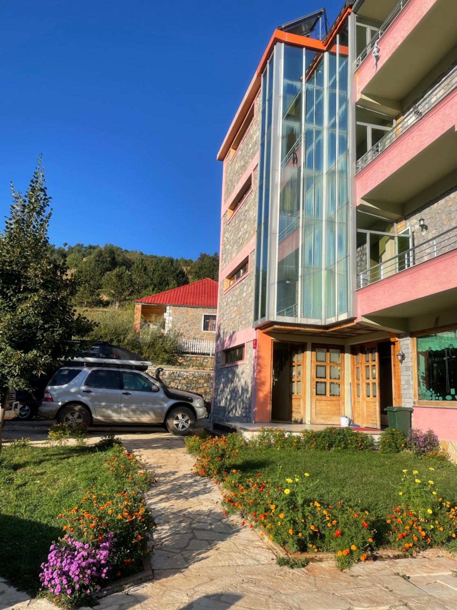 Lura Hotel Fushe-Lure Exterior photo