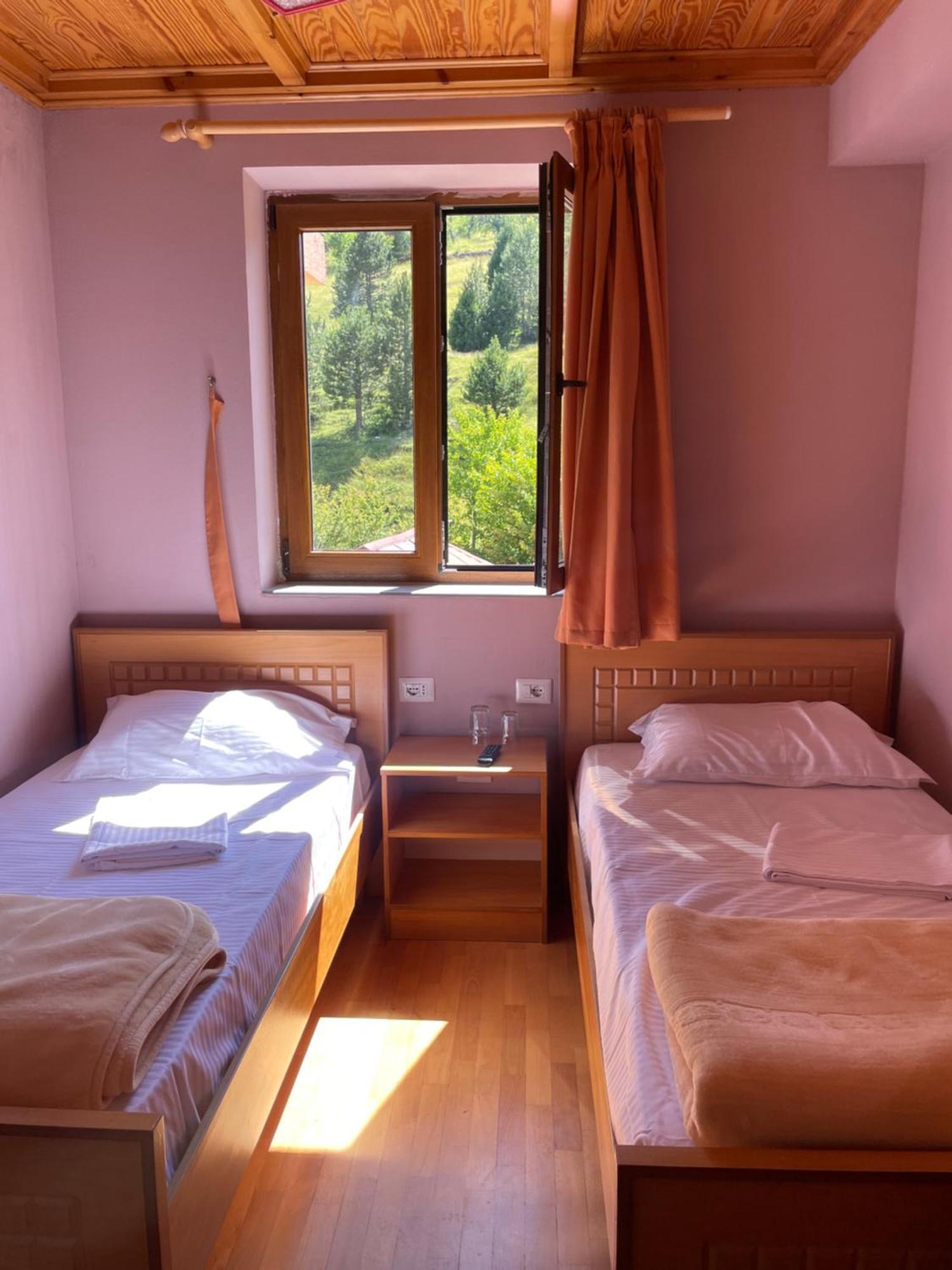 Lura Hotel Fushe-Lure Exterior photo