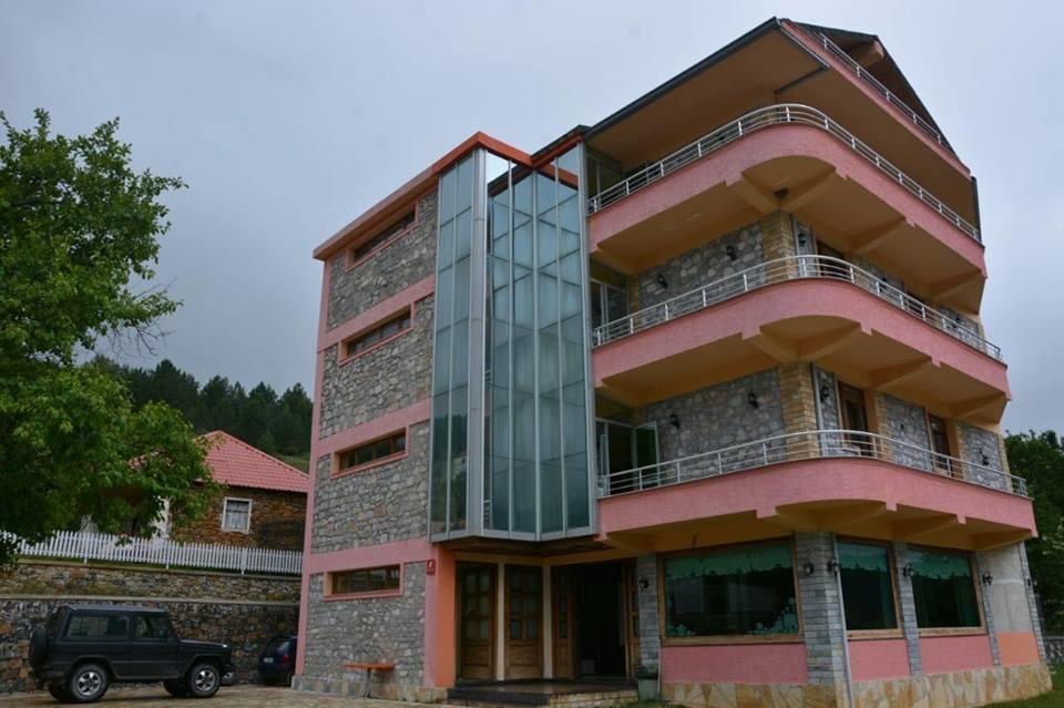 Lura Hotel Fushe-Lure Exterior photo